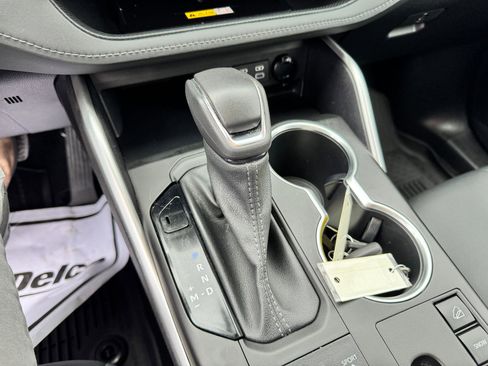 Used 2023 Toyota Highlander XLE image 41