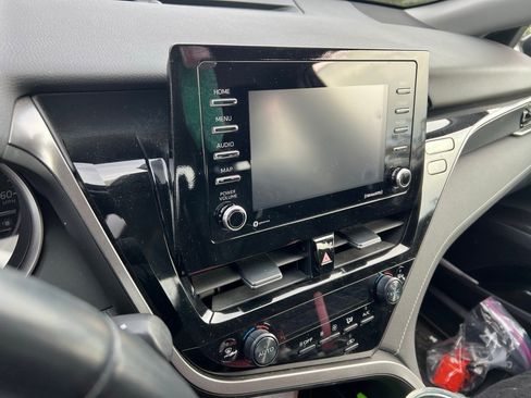 Used 2023 Toyota Camry SE image 13