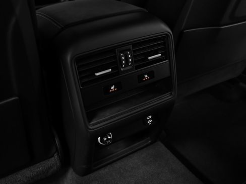Certified 2023 Porsche Cayenne Turbo GT AWD/4WD image 48