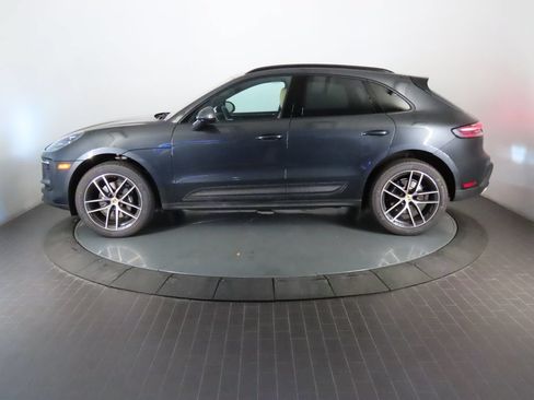 Certified 2026 Porsche Macan AWD/4WD image 2