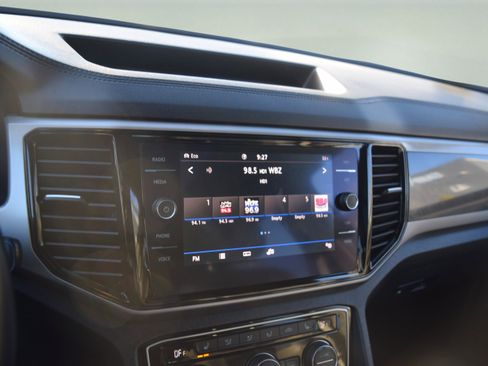 Used 2020 Volkswagen Atlas Cross Sport SEL image 13