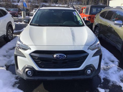 Certified 2025 Subaru Outback Premium image 5