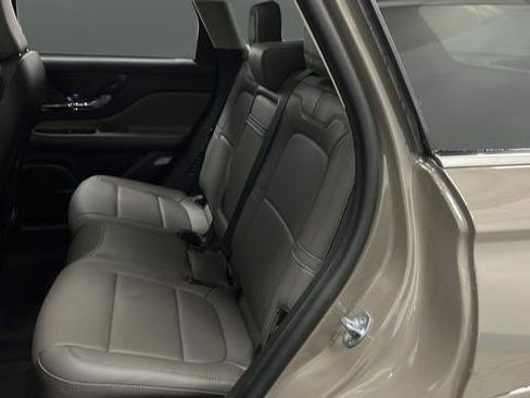 Used 2025 Lincoln Corsair Grand Touring AWD/4WD image 24