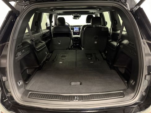 Used 2024 Jeep Grand Cherokee L Altitude image 27