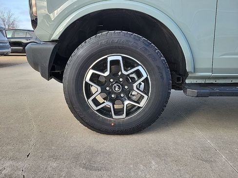Used 2024 Ford Bronco Outer Banks image 15