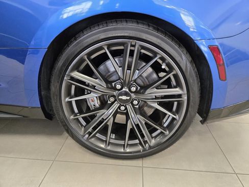 Used 2018 Chevrolet Camaro ZL1 RWD image 26