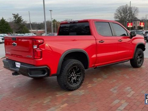 Used 2022 Chevrolet Silverado 1500 ZR2 w/ Technology Package image 9