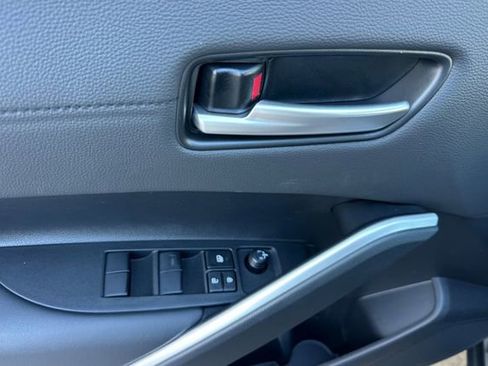 Used 2026 Toyota Corolla Cross XLE w/ Convenience Package image 9