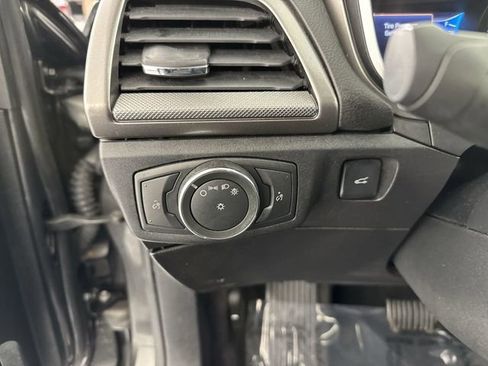 Used 2017 Ford Fusion SE image 13