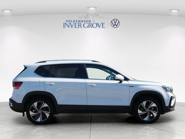 Certified 2024 Volkswagen Taos SE AWD/4WD image 8