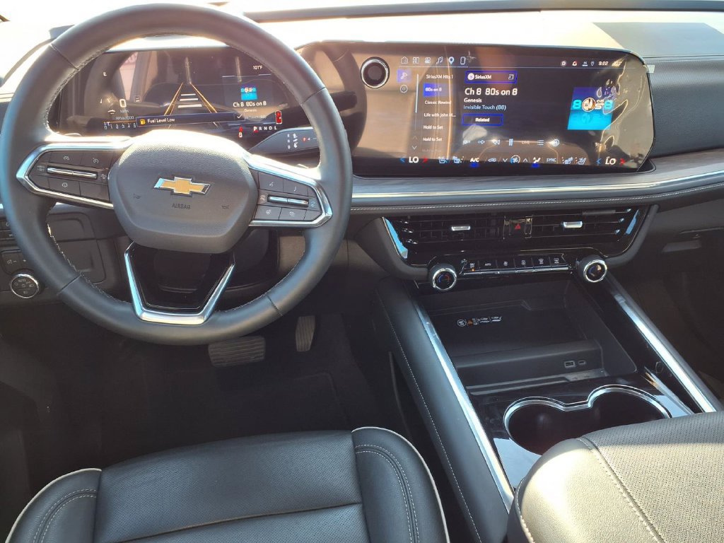 Used 2026 Chevrolet Suburban Premier RWD image 13