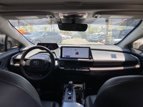 Used 2024 Toyota Prius XLE FWD image 27