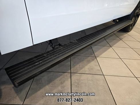 New 2026 Lincoln Navigator L Black Label AWD/4WD image 5
