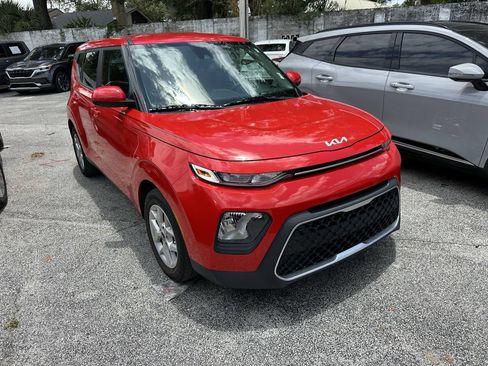 Used 2022 Kia Soul S FWD image 3