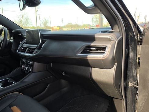 Used 2024 GMC Yukon AT4 w/ Technology Package AWD/4WD image 35