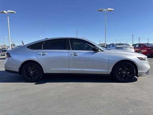 Certified 2025 Honda Accord SE image 6