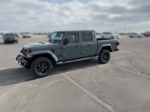 New 2026 Jeep Gladiator Sport image 5