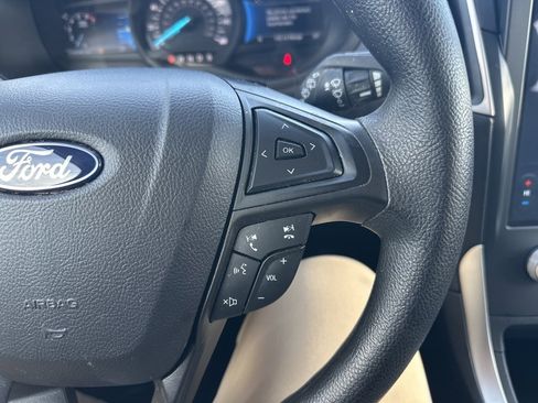 Used 2024 Ford Edge SE image 16