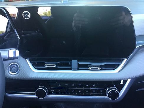 New 2026 Chevrolet Equinox LT w/ Convenience Package II image 25