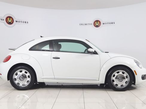 Used 2016 Volkswagen Beetle 1.8T Classic FWD image 2