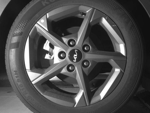 Used 2025 Kia K4 LXS image 15