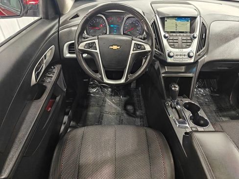 Used 2017 Chevrolet Equinox LT image 4