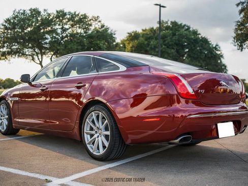 Used 2012 Jaguar XJ image 6