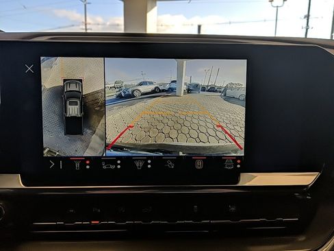 Used 2024 Chevrolet Silverado 1500 High Country image 22