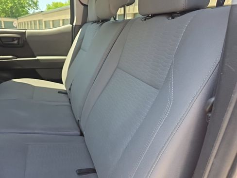 Certified 2019 Toyota Tacoma SR w/ SR Convenience Package AWD/4WD image 14