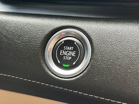 Used 2023 Cadillac Escalade Premium Luxury w/ Performance Package image 31