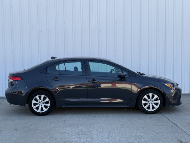 Used 2025 Toyota Corolla LE FWD image 4