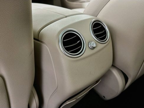 Used 2019 Mercedes-Benz GLC 350e 4MATIC image 27