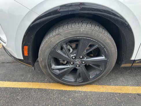 Used 2024 Buick Envision Sport Touring image 18