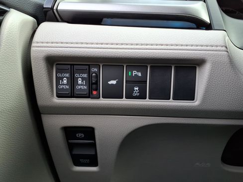 New 2026 Honda Odyssey Touring image 24