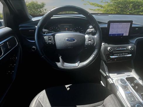 Certified 2020 Ford Explorer XLT w/ Comfort Package AWD/4WD image 5