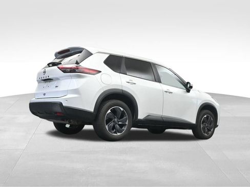 Used 2024 Nissan Rogue SV FWD image 13