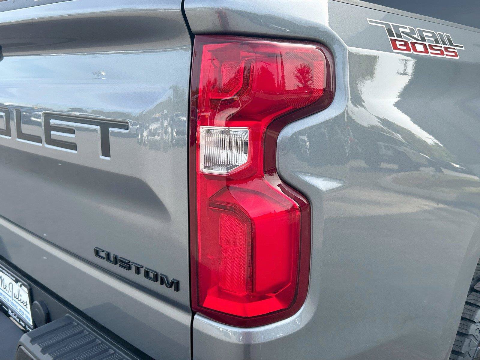 Used 2021 Chevrolet Silverado 1500 Custom Trail Boss w/ LPO, Dark Essentials Package AWD/4WD image 12