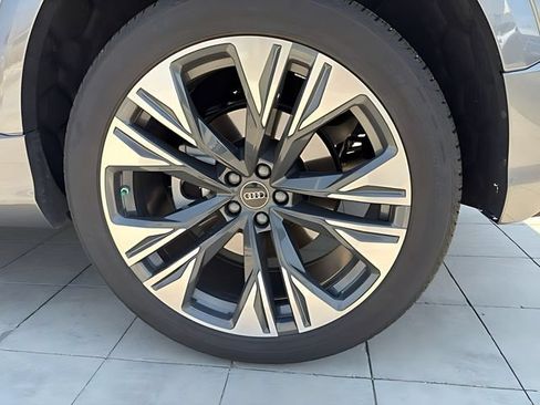 Used 2025 Audi Q8 Premium Plus AWD/4WD image 22