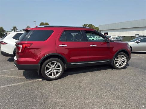 Used 2017 Ford Explorer Limited w/ Equipment Group 301A AWD/4WD image 2