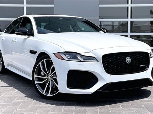 Used 2024 Jaguar XF R-Dynamic SE AWD/4WD image 3