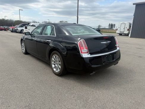 Used 2012 Chrysler 300 C image 8
