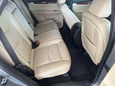 Used 2018 Cadillac XT5 Luxury w/ Driver Awareness Package FWD image 32