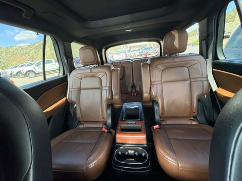 Used 2020 Lincoln Aviator Reserve w/ Equipment Group 201A image 6