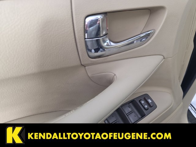 Used 2010 Lexus LX 570 4WD w/ Preferred Accessory Package image 10