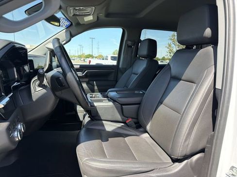 Used 2025 GMC Sierra 1500 SLT image 9