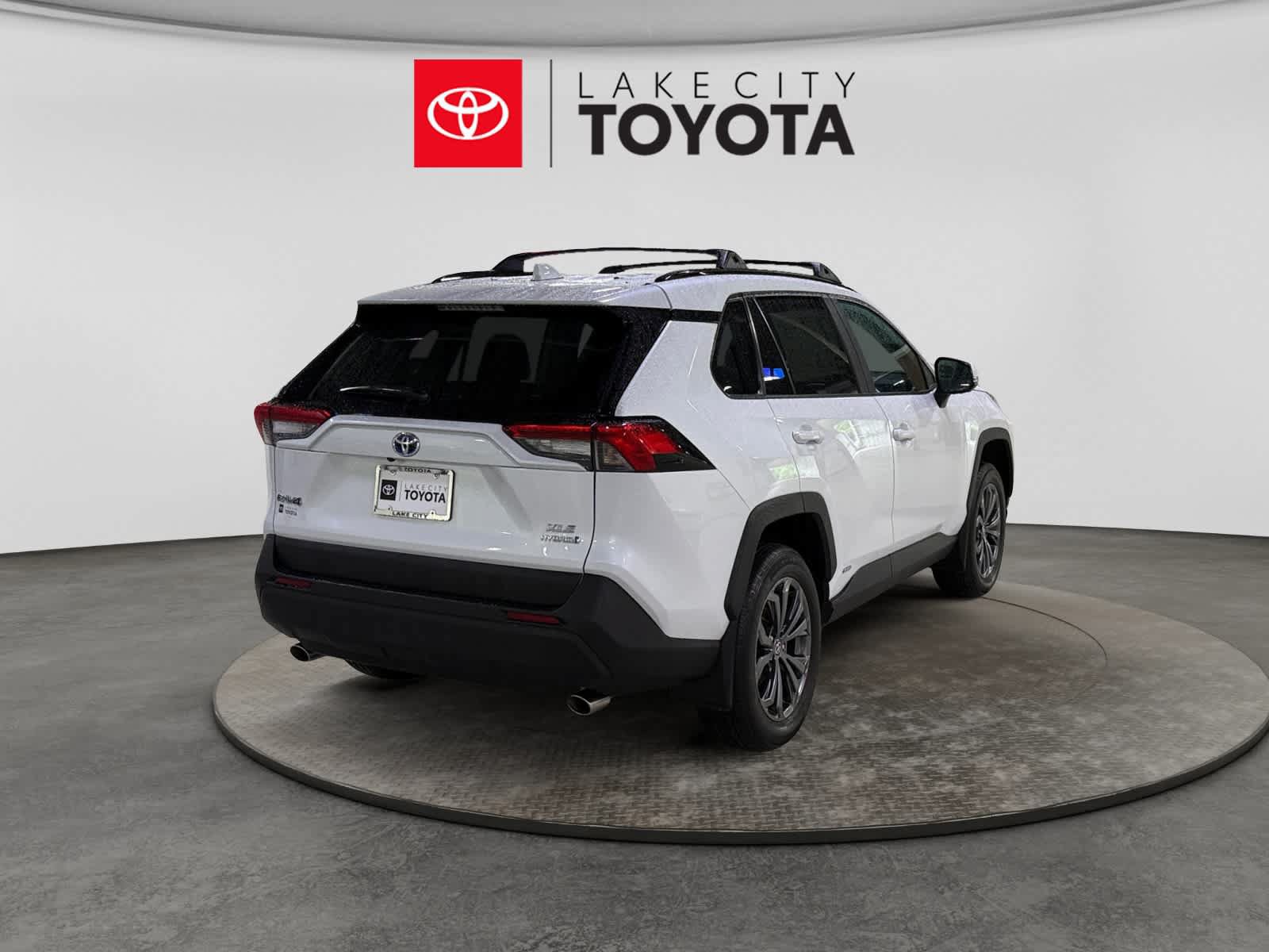 Used 2024 Toyota RAV4 XLE Premium w/ Weather Package AWD/4WD image 9