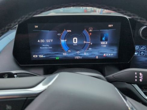 Used 2025 Chevrolet Equinox EV LT w/ Convenience Package II image 19