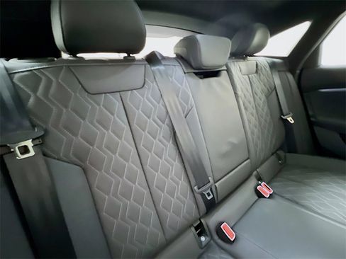 Used 2025 Audi S6 e-tron Premium Plus w/ Premium Plus image 25