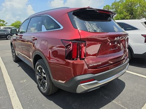 Certified 2025 Kia Sorento S AWD/4WD image 12