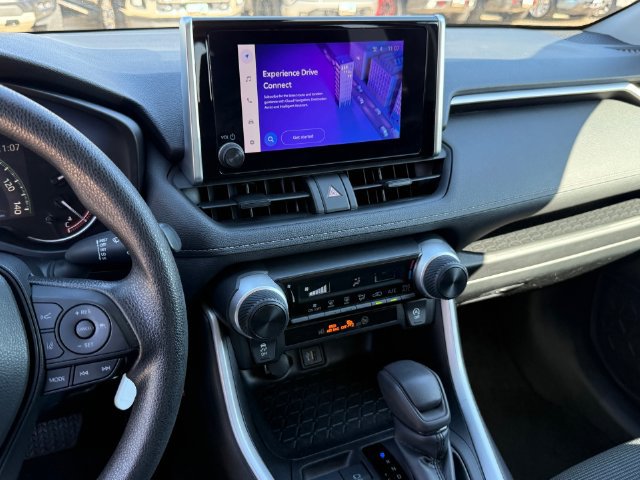 Used 2023 Toyota RAV4 LE AWD/4WD image 15
